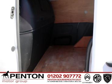 SPOTICAR Vauxhall Combo 1.5 Turbo D 2300 Prime Panel Van Swb Euro 6 (s/s) Used Car - Commercial Vehicle Diesel White - Christchurch - 1200618119_4
