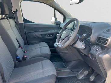 SPOTICAR Vauxhall Combo 1.5 Turbo D 2300 Pro L1 H1 Euro 6 (s/s) 5dr Used Car - Commercial Vehicle Diesel Black - Clacton-on-sea - 1200619377_3