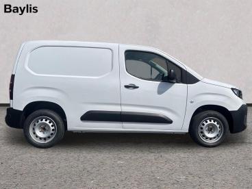 SPOTICAR Vauxhall Combo 1.5 Prime-plus M Euro 6 (s/s) 5dr Used Car - Commercial Vehicle Diesel White - Hereford - 1200620150_5