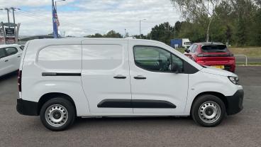 SPOTICAR Vauxhall Combo 1.5 Turbo D 2300 Prime-plus Xl Panel Van Lwb Euro Used Car - Commercial Vehicle Diesel White - Redditch - 1200627661_5