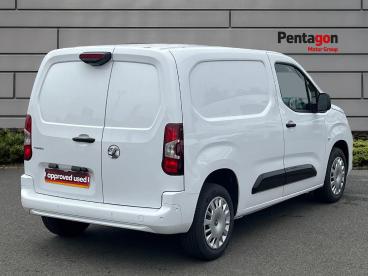 SPOTICAR Vauxhall Combo 1.5 Turbo D 2300 Pro Panel Van Swb Euro 6 (s/s) 5d Used Car - Commercial Vehicle Diesel White - Sheffield - 1200632916_5