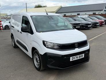 SPOTICAR Vauxhall Combo 1.5 Turbo D 2300 Prime Xl Panel Van Lwb Euro 6 (s/ Used Car - Commercial Vehicle Diesel White - Boston - 1200634517_1