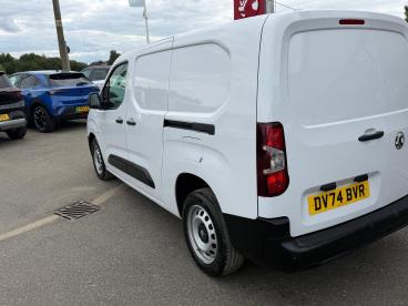 SPOTICAR Vauxhall Combo 1.5 Turbo D 2300 Prime Xl Panel Van Lwb Euro 6 (s/ Used Car - Commercial Vehicle Diesel White - Boston - 1200634517_5