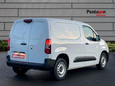 SPOTICAR Vauxhall Combo 1.5 Prime-plus M Euro 6 (s/s) 5dr Used Car - Commercial Vehicle Diesel White - Sheffield - 1200637084_5