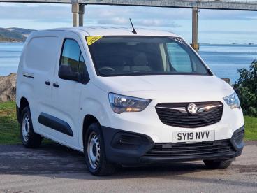 SPOTICAR Vauxhall Combo 1.6 Turbo D 2300 Edition L2 H1 Euro 6 (s/s) 6dr Used Car - Commercial Vehicle Diesel White - Inverness - 1200641942_1