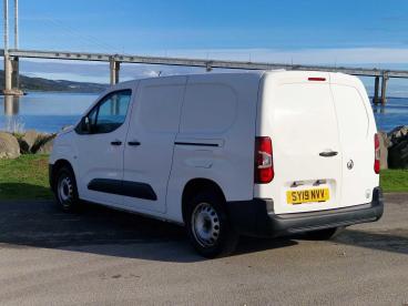 SPOTICAR Vauxhall Combo 1.6 Turbo D 2300 Edition L2 H1 Euro 6 (s/s) 6dr Used Car - Commercial Vehicle Diesel White - Inverness - 1200641942_5