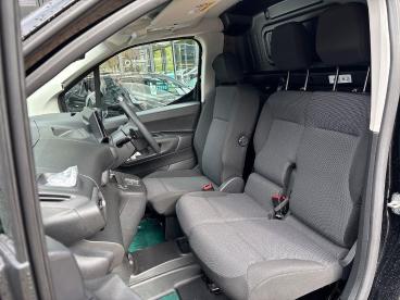 SPOTICAR Vauxhall Combo 1.5 Pro Auto Xl Euro 6 (s/s) 6dr Used Car - Commercial Vehicle Diesel Black - Tonbridge - 1200642195_5
