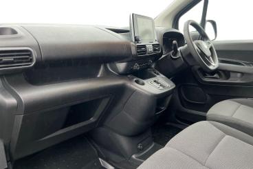 SPOTICAR Vauxhall Combo Combo-e 2300 50kwh Sportive Auto L2 H1 6dr Used Car - Commercial Vehicle Electric Black - Basildon - 1200558772_2