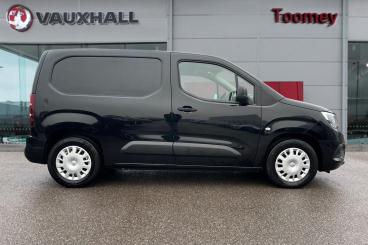 SPOTICAR Vauxhall Combo Combo-e 2300 50kwh Sportive Auto L2 H1 6dr Used Car - Commercial Vehicle Electric Black - Basildon - 1200558772_4
