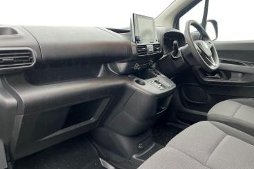 SPOTICAR Vauxhall Combo Combo-e 2300 50kwh Sportive Auto L2 H1 6dr Used Car - Commercial Vehicle Electric Black - Basildon - 1200568424_2