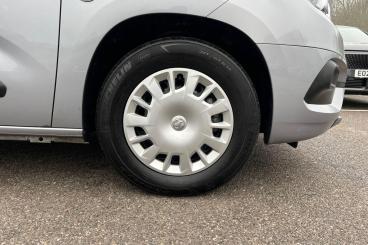 SPOTICAR Vauxhall Combo Combo-e 2300 50kwh Sportive Auto L2 H1 6dr (7.4kw Charger) Used Car - Commercial Vehicle Electric Grey - Basildon - 1200585035_5