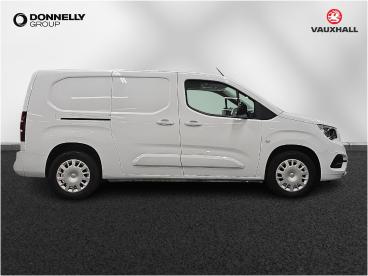 SPOTICAR Vauxhall Combo Combo-e 2300 50kwh Pro Auto L2 6dr (7.4kw Charger) Used Car - Commercial Vehicle Electric White - Dungannon - 1200603631_3
