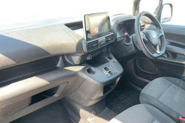 SPOTICAR Vauxhall Combo Combo-e 2300 50kwh Sportive Auto L2 H1 6dr Used Car - Commercial Vehicle Electric Grey - Basildon - 1200606369_2
