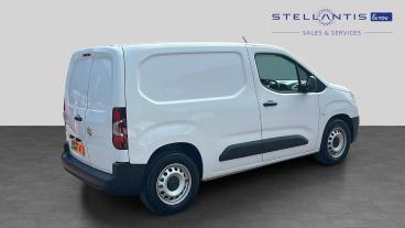 SPOTICAR Vauxhall Combo Combo-e 2300 50kwh Prime Auto L1 5dr (7.4kw Charger) Used Car - Commercial Vehicle Electric White - Leicester - 1200618351_3
