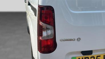SPOTICAR Vauxhall Combo Combo-e 2300 50kwh Prime Auto L1 5dr (7.4kw Charger) Used Car - Commercial Vehicle Electric White - Leicester - 1200618351_5