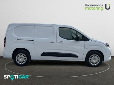 SPOTICAR Vauxhall Combo Combo-e 52kwh Pro Auto Xl 6dr (11kw Charger) Used Car - Commercial Vehicle Electric White - Tiptree - 1200621525_5