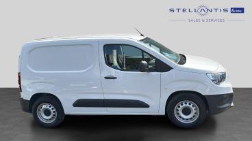 SPOTICAR Vauxhall Combo Combo-e 2300 50kwh Prime Auto L1 5dr (7.4kw Charger) Used Car - Commercial Vehicle Electric White - Leicester - 1200625633_2