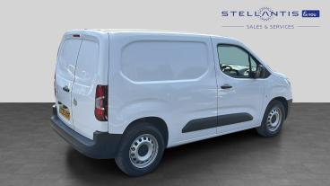 SPOTICAR Vauxhall Combo Combo-e 2300 50kwh Prime Auto L1 5dr (7.4kw Charger) Used Car - Commercial Vehicle Electric White - Leicester - 1200625633_3