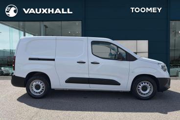 SPOTICAR Vauxhall Combo Combo-e 2300 50kwh Prime Auto L2 6dr (7.4kw Charger) Used Car - Commercial Vehicle Electric White - Basildon - 1200626125_4