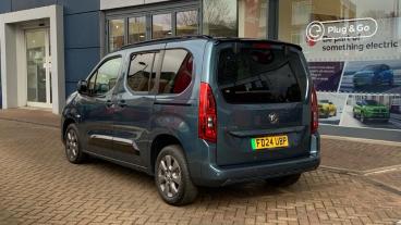 SPOTICAR Vauxhall Combo Life Combo-e Life 50kwh Ultimate Auto 5dr (7.4kw Charger) Used Car - Mpv Electric Blue - London - 1200552172_5