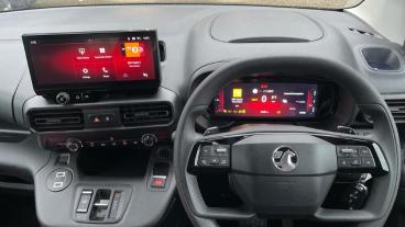 SPOTICAR Vauxhall Combo Life Combo-e Life 52kwh Design Xl Mpv Auto 5dr (7.4kw Charger) Used Car - Mpv Electric Black - Preston - 1200561235_4