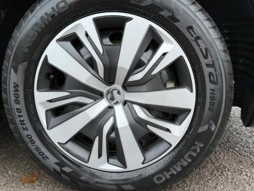 SPOTICAR Vauxhall Combo Life Combo-e Life 50kwh Design Xl Mpv Auto 5dr (7.4kw Charger) Used Car - Mpv Electric Black - Wantage - 1200563278_4