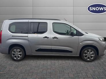 SPOTICAR Vauxhall Combo Life Combo-e Life 52kwh Ultimate Xl Mpv Auto 5dr (7.4kw Charger) Used Car - Mpv Electric Grey - Southampton - 1200563592_5