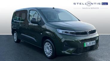 SPOTICAR Vauxhall Combo Life Combo-e Life 52kwh Design Xl Mpv Auto 5dr (7.4kw Charger) Used Car - Mpv Electric Green - Stockport - 1200568017_1