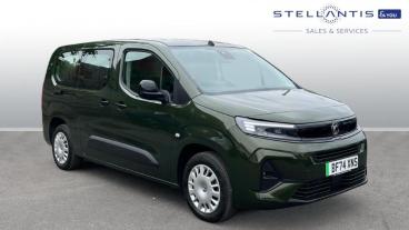 SPOTICAR Vauxhall Combo Life Combo-e Life 52kwh Design Xl Mpv Auto 5dr (7.4kw Charger) Used Car - Mpv Electric Green - Stockport - 1200594303_1
