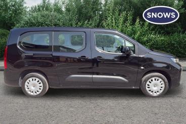 SPOTICAR Vauxhall Combo Life Combo-e Life 52kwh Design Xl Mpv Auto 5dr (7.4kw Charger) Used Car - Mpv Electric Black - Basingstoke - 1200601011_3