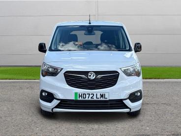 SPOTICAR Vauxhall Combo Life Combo-e Life 50kwh Design Auto 5dr (7.4kw Charger) Used Car - Mpv Electric White - Worksop - 1200605951_2