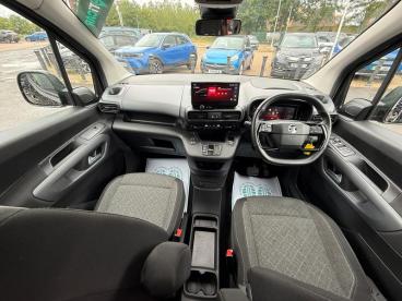 SPOTICAR Vauxhall Combo Life Combo-e Life 52kwh Ultimate Auto 5dr (7.4kw Charger) Used Car - Mpv Electric Black - Wantage - 1200608979_2