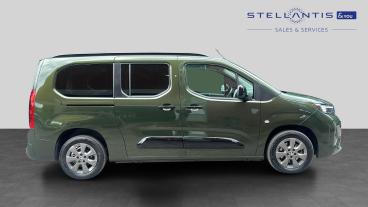 SPOTICAR Vauxhall Combo Life Combo-e Life 52kwh Ultimate Xl Mpv Auto 5dr (7.4kw Charger) Used Car - Mpv Electric Green - Stockport - 1200610349_2