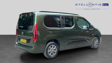 SPOTICAR Vauxhall Combo Life Combo-e Life 52kwh Ultimate Xl Mpv Auto 5dr (7.4kw Charger) Used Car - Mpv Electric Green - Stockport - 1200610349_3