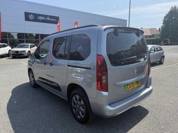 SPOTICAR Vauxhall Combo Life Combo-e Life 52kwh Ultimate Auto 5dr (11kw Charger) Used Car - Mpv Electric Grey - Colwyn Bay - 1200618374_5
