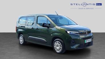 SPOTICAR Vauxhall Combo Life Combo-e Life 52kwh Design Xl Mpv Auto 5dr (11kw Charger) Used Car - Mpv Electric Green - Croydon - 1200626525_1