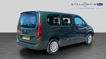 SPOTICAR Vauxhall Combo Life Combo-e Life 52kwh Design Xl Mpv Auto 5dr (11kw Charger) Used Car - Mpv Electric Green - Croydon - 1200626525_3