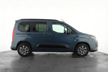 SPOTICAR Vauxhall Combo Life Combo-e Life 52kwh Ultimate Auto 5dr (11kw Charger) Used Car - Mpv Electric Blue - Epsom - 1200629041_5
