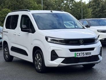SPOTICAR Vauxhall Combo Life Combo-e Life 52kwh Ultimate Auto 5dr (11kw Charger) Used Car - Mpv Electric White - Colwyn Bay - 1200635913_1