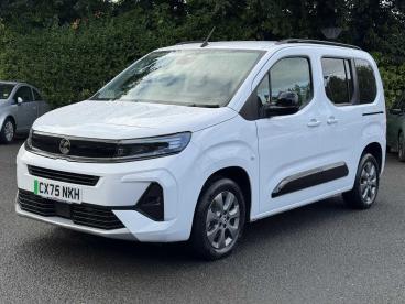 SPOTICAR Vauxhall Combo Life Combo-e Life 52kwh Ultimate Auto 5dr (11kw Charger) Used Car - Mpv Electric White - Colwyn Bay - 1200635913_3