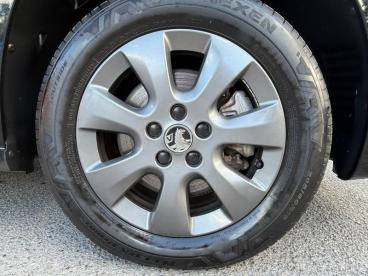 SPOTICAR Vauxhall Combo Life Combo-e Life 52kwh Ultimate Auto 5dr (11kw Charger) Used Car - Mpv Electric Black - Wantage - 1200638838_5
