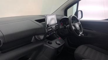 SPOTICAR Vauxhall Combo Life 1.5 Turbo D Elite Auto Euro 6 (s/s) 5dr (7 Seat) Used Car - Mpv Diesel Blue - Birmingham - 1200542085_2