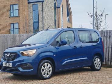 SPOTICAR Vauxhall Combo Life 1.2 Turbo Energy Euro 6 (s/s) 5dr Used Car - Mpv Petrol Blue - Maidstone - 1200563325_5
