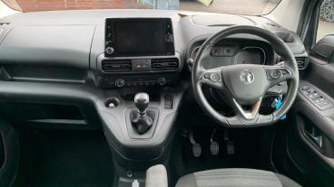 SPOTICAR Vauxhall Combo Life 1.5 Turbo D Se Euro 6 (s/s) 5dr Used Car - Mpv Diesel Grey - Crawley - 1200570918_5