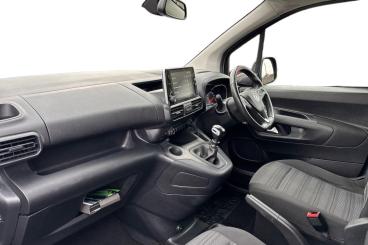 SPOTICAR Vauxhall Combo Life 1.5 Turbo D Se Euro 6 (s/s) 5dr Used Car - Mpv Diesel Black - Southampton - 1200572073_2