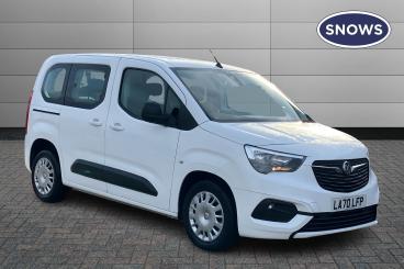 SPOTICAR Vauxhall Combo Life 1.2 Turbo Edition Euro 6 (s/s) 5dr Used Car - Mpv Petrol White - Portsmouth - 1200574938_1