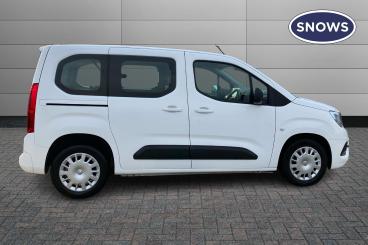 SPOTICAR Vauxhall Combo Life 1.2 Turbo Edition Euro 6 (s/s) 5dr Used Car - Mpv Petrol White - Portsmouth - 1200574938_4