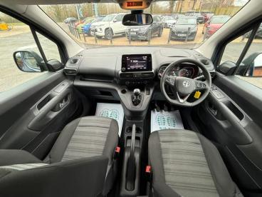 SPOTICAR Vauxhall Combo Life 1.2 Turbo Energy Euro 6 (s/s) 5dr (7 Seat) Used Car - Mpv Petrol Blue - Wantage - 1200575497_2