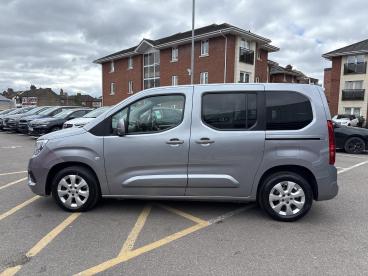 SPOTICAR Vauxhall Combo Life 1.2 Turbo Se Auto Euro 6 (s/s) 5dr Used Car - Mpv Petrol Grey - Romford - 1200584420_4