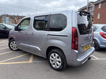 SPOTICAR Vauxhall Combo Life 1.2 Turbo Se Auto Euro 6 (s/s) 5dr Used Car - Mpv Petrol Grey - Romford - 1200584420_5